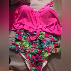 Cacelin Womens swimsuit , never worn 1x